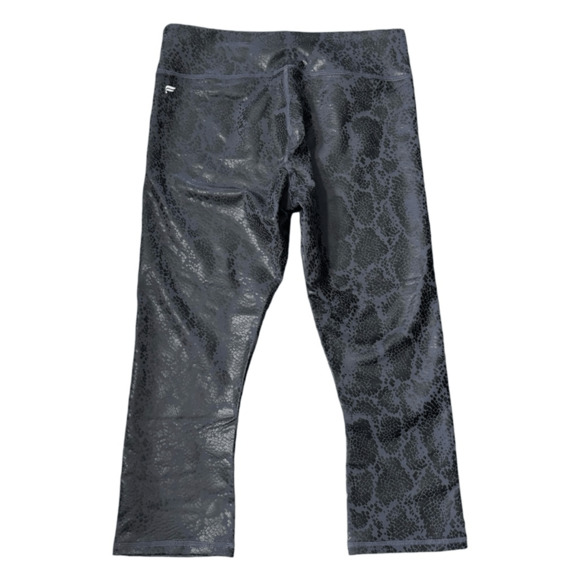 Fabletics Snake Printed Powerhold Crop Leggings - Gray/Black - Size S (4-6) NWT! - Picture 3 of 8